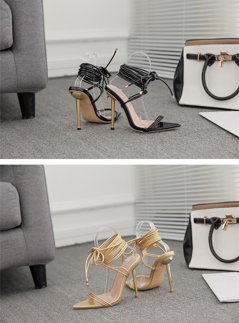 SANDÁLIA  SARA SALTO FINO DE AMARRAÇÃO DOURADA