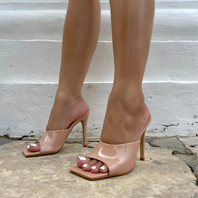 SANDÁLIA MULE SALTO ALTO TESSA BEGE