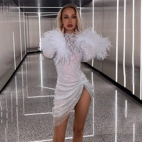 VESTIDO SHENI COM PLUMAS