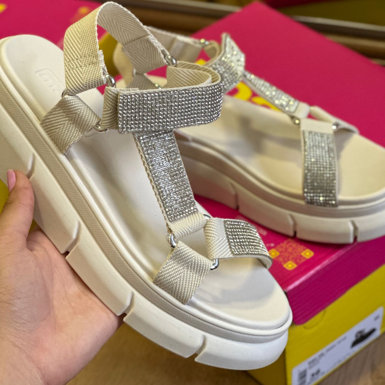 PROMOÇÃO RELÂMPAGO Sandália Moleca  - SOMENTE HOJE!