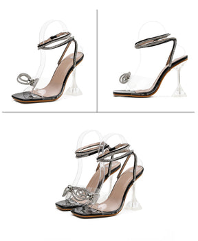 SANDÁLIA SALTO TAÇA ACRÍLICO PRETA COM STRASS