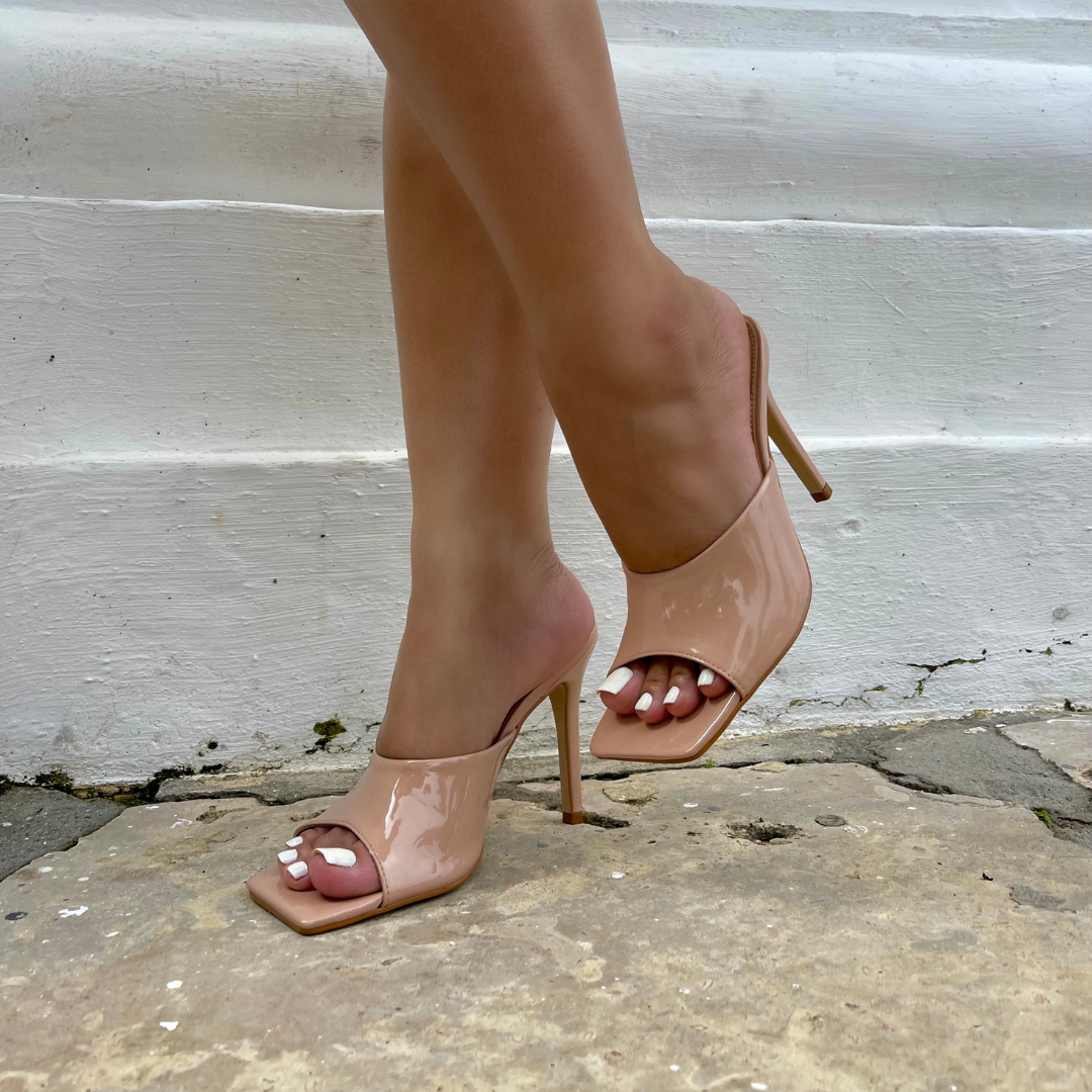 SANDÁLIA MULE SALTO ALTO TESSA BEGE