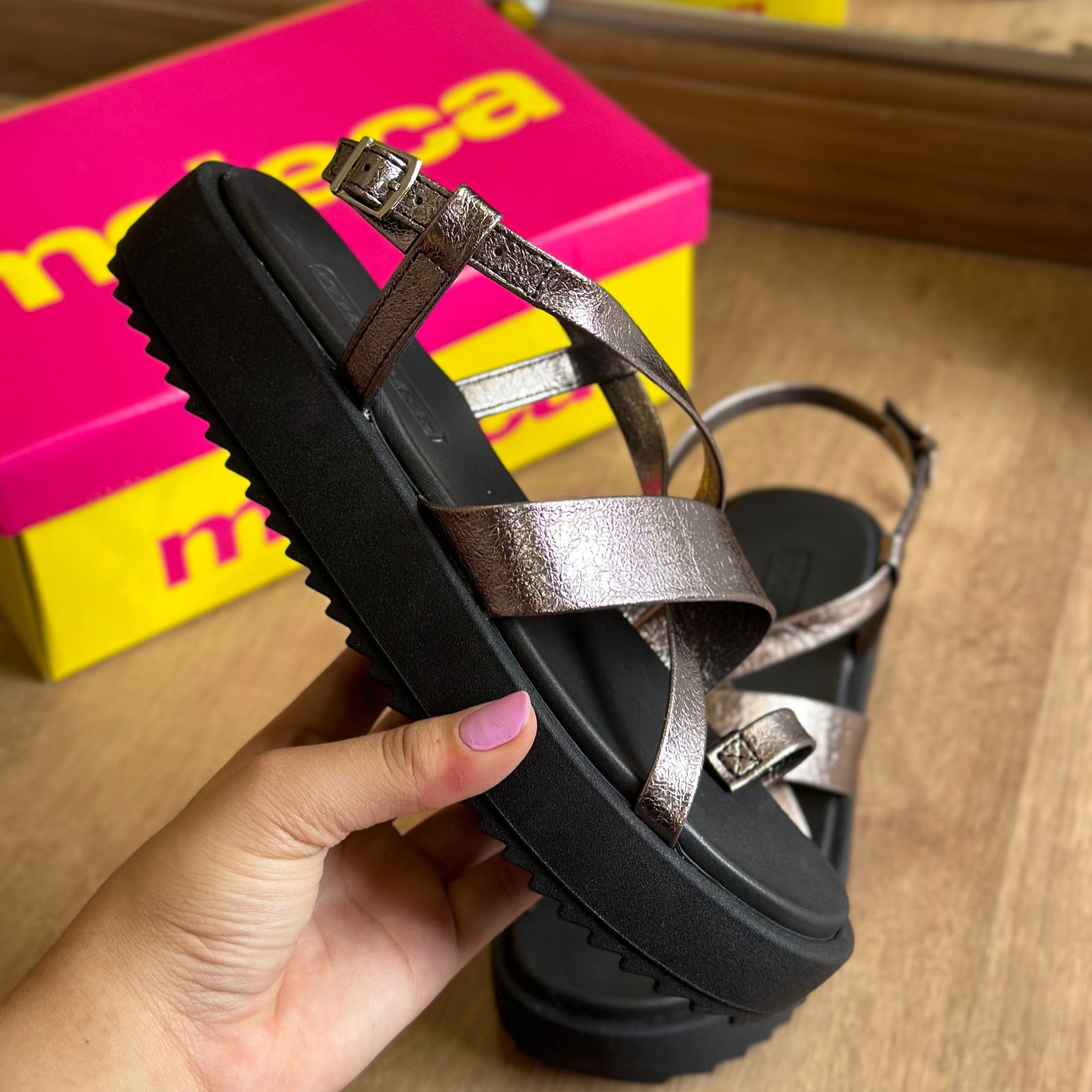 PROMOÇÃO RELÂMPAGO Sandália Moleca  - SOMENTE HOJE!