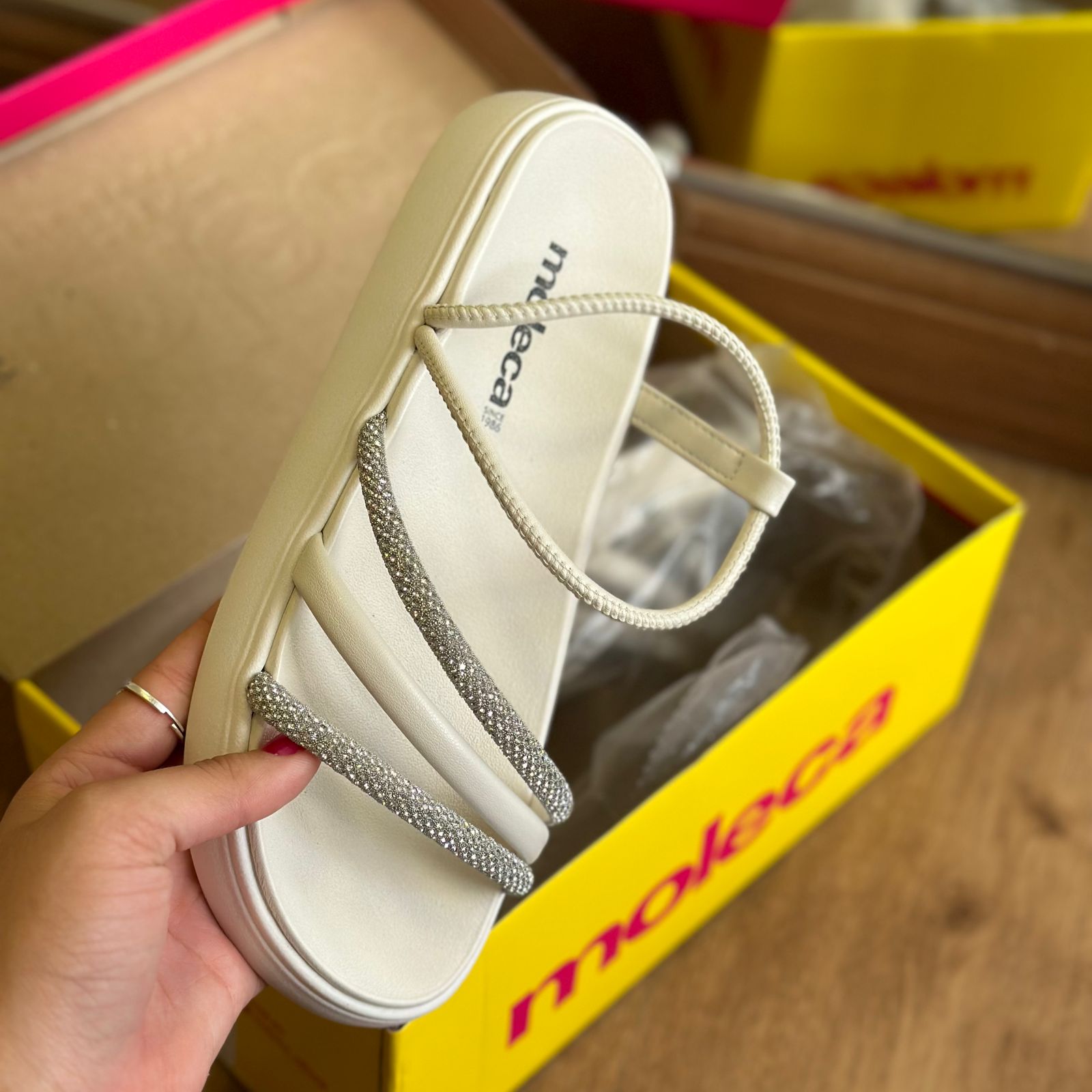 PROMOÇÃO RELÂMPAGO Sandália Moleca - SOMENTE HOJE!