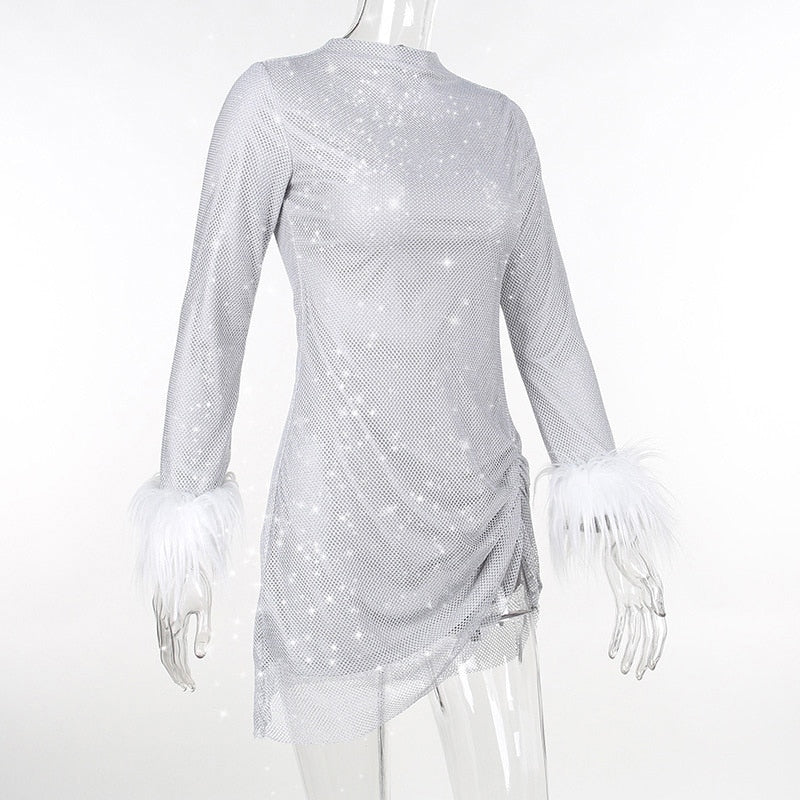 VESTIDO SHENI COM PLUMAS