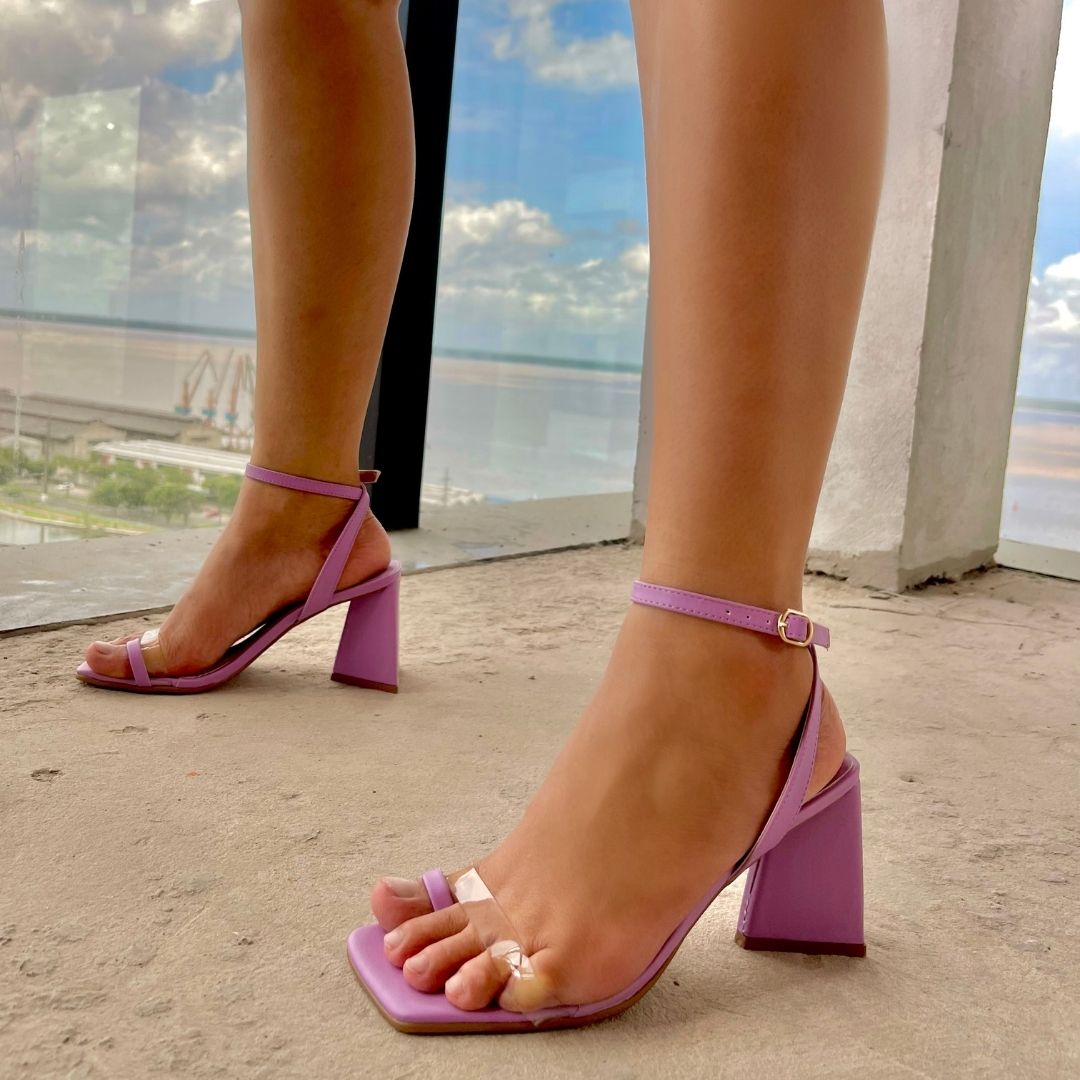 SANDÁLIA SALTO TRIANGULAR LILÁS