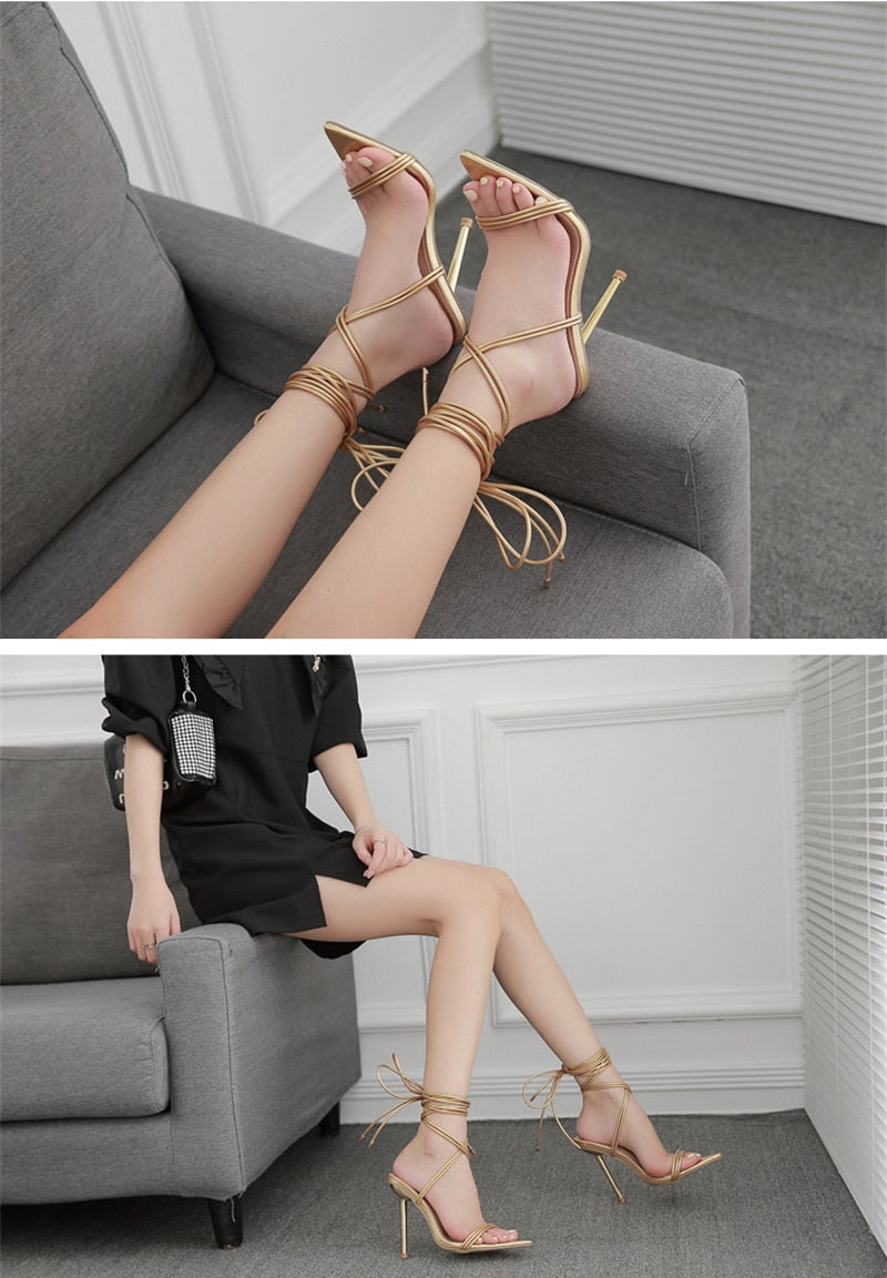 SANDÁLIA  SARA SALTO FINO DE AMARRAÇÃO DOURADA