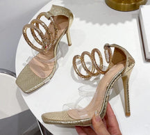 SANDÁLIA ZOE DOURADA SALTO FINO