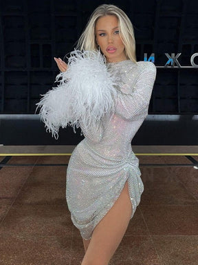 VESTIDO SHENI COM PLUMAS