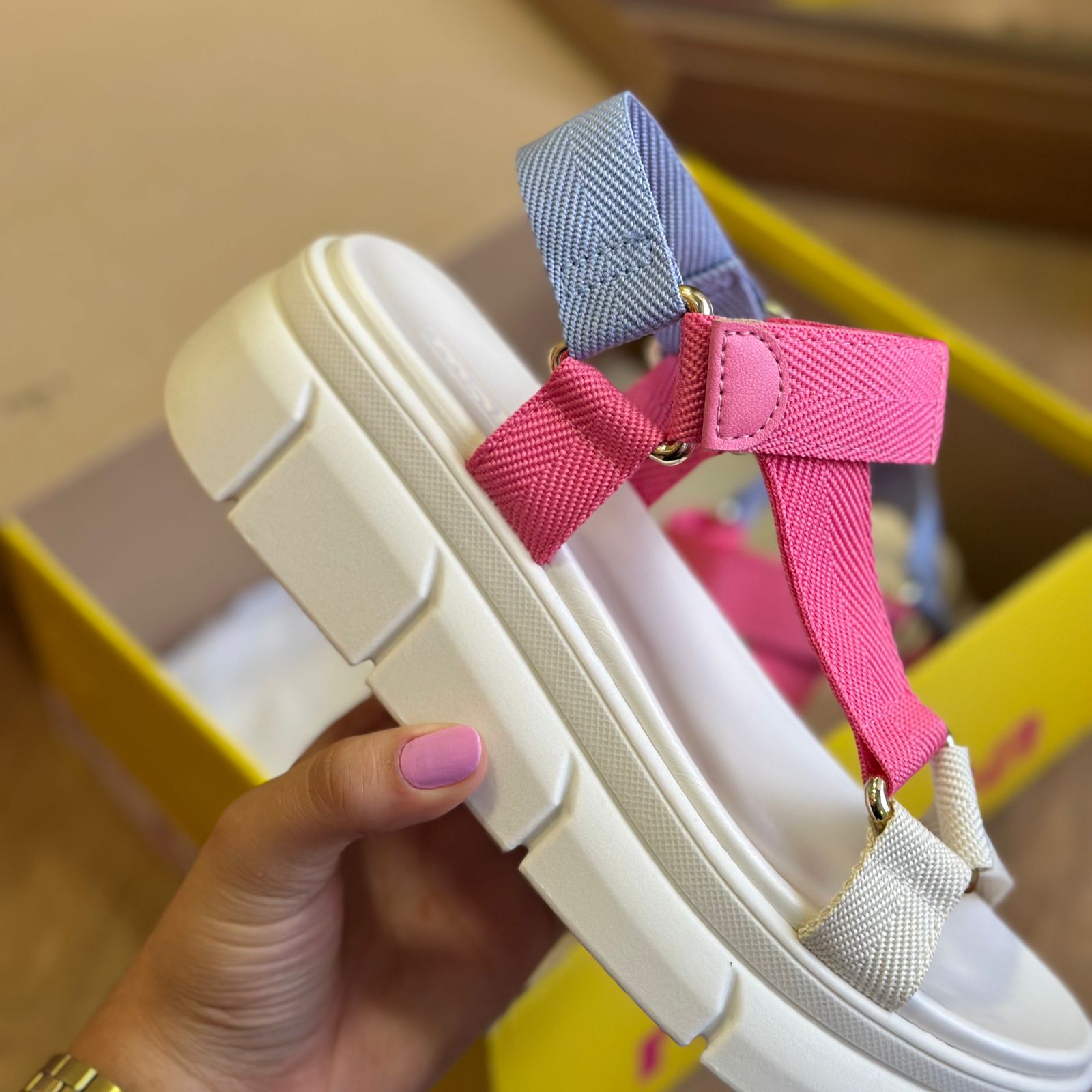 [COMPRE 1 LEVE 2]- SANDALIA PAPETE MOLECA