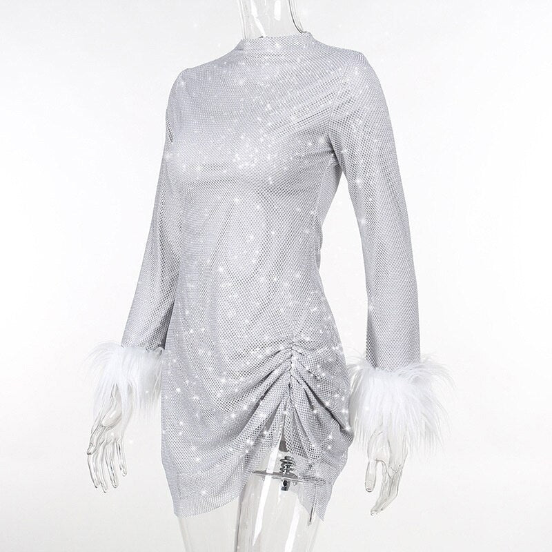 VESTIDO SHENI COM PLUMAS